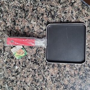 VioVia Grilled cheese Pan red new w tags VIO-0492